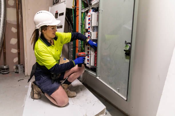 Best Electrical Repair Services  in Como, WI