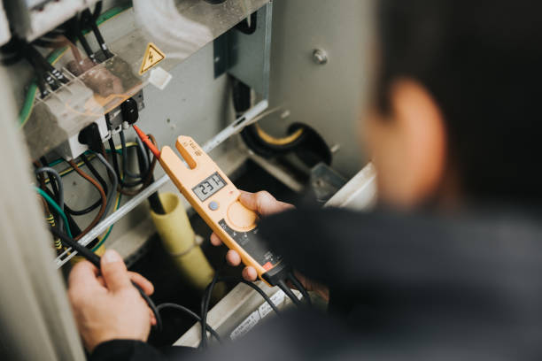 Best Circuit Breaker Repair  in Como, WI